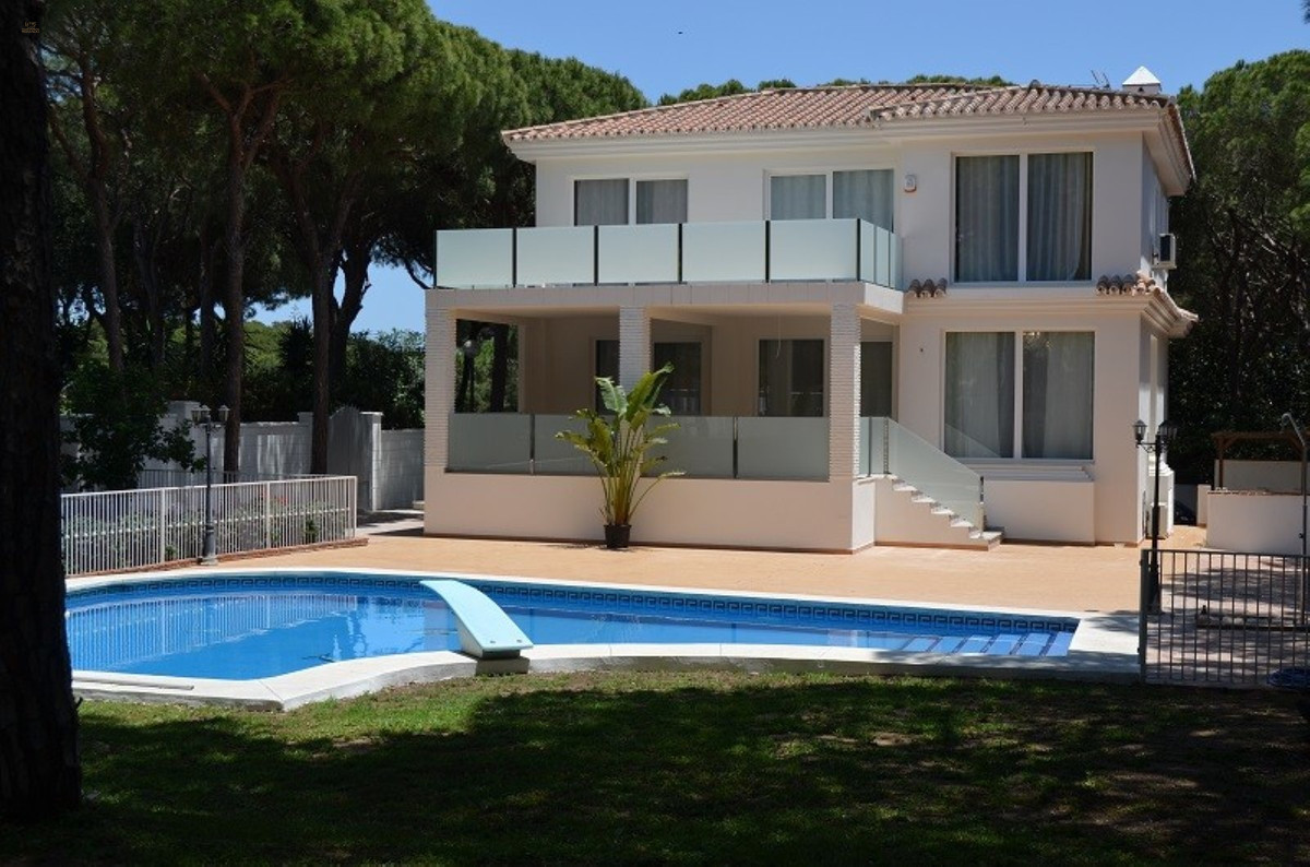 Villa For Sale in Calahonda, Málaga