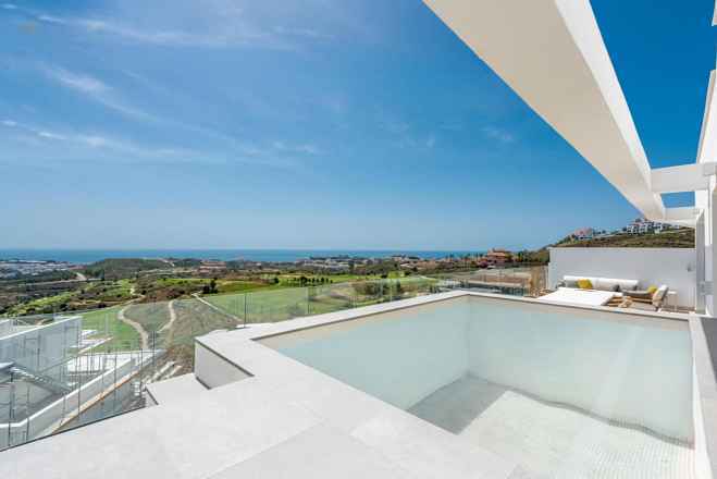 Apartment For Sale in La Cala de Mijas, Málaga