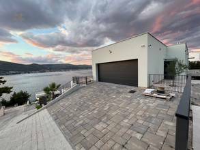 Thumbnail von Hochwertige Luxusvilla mit Swimmingpool mit Panorama-Meerblick, Insel Ciovo, Dalmatien
