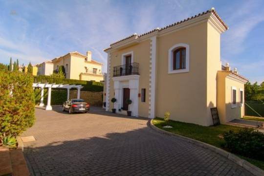 Luxus-Villa in El Paraiso