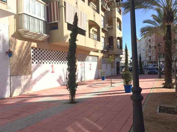 Commercial Property For Sale in Estepona, Málaga