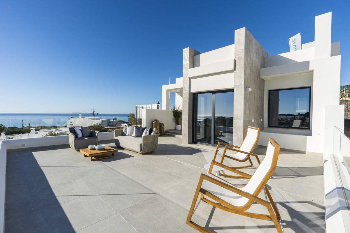 Villa For Sale in Puerto Cabopino, Málaga