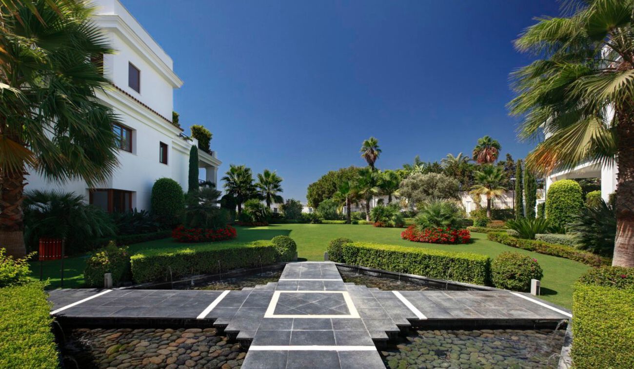 Apartment For Sale in Estepona, Málaga