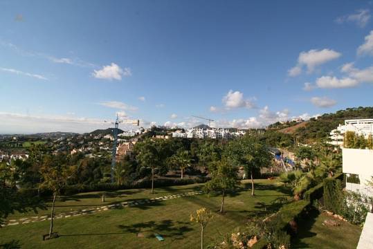 Luxus-Wohnung in Benahavis R2825063