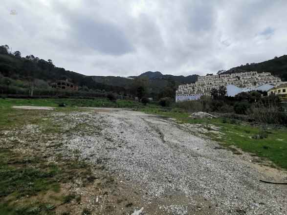 Land For Sale in Benahavis, Málaga