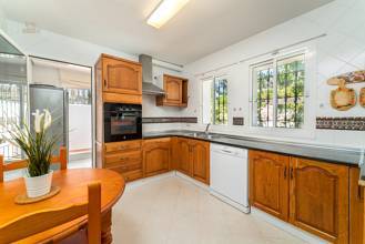 Thumbnail von Villa For Sale in El Paraiso, Málaga