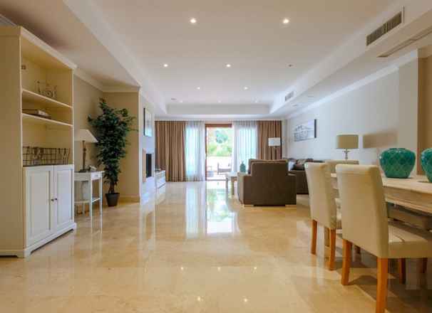 Apartment For Sale in The Golden Mile, Málaga
