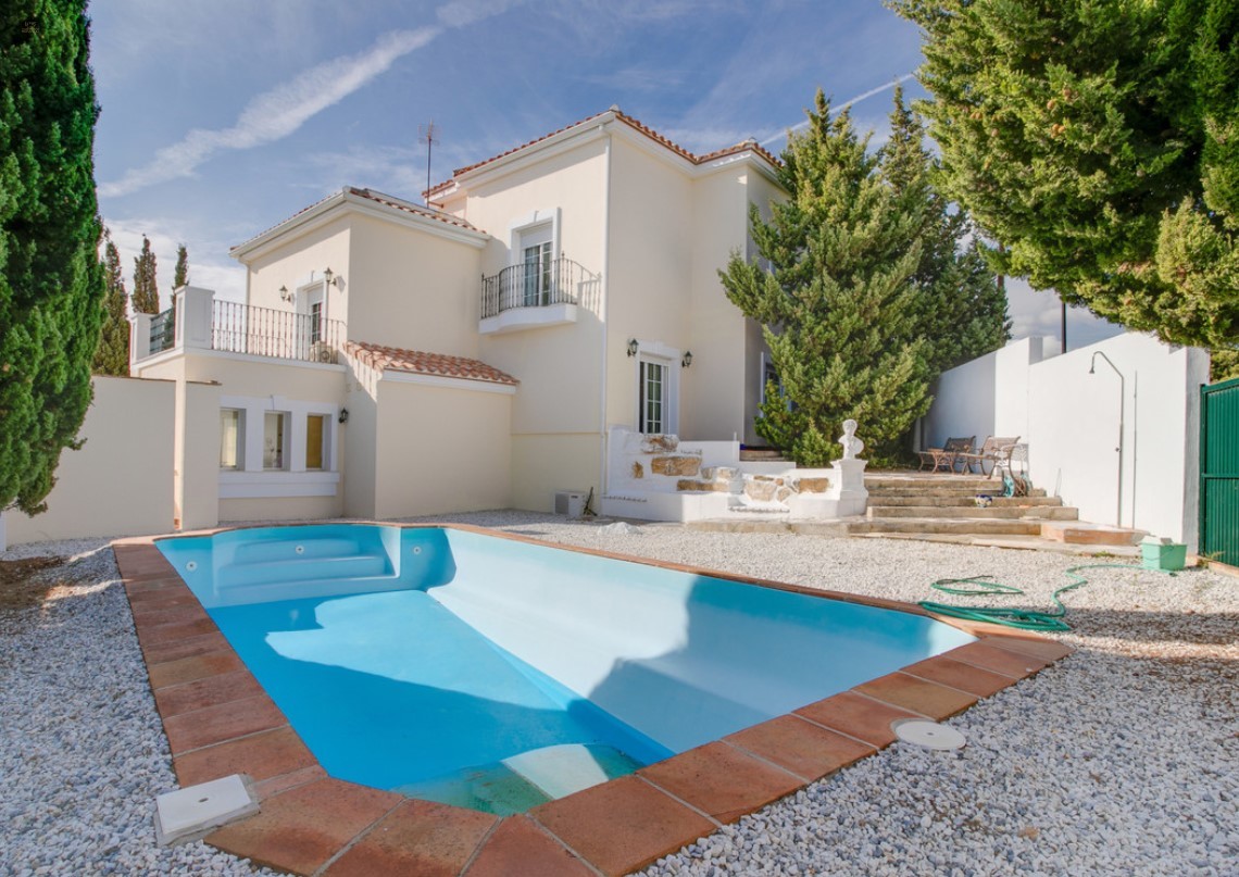 Villa For Sale in Estepona, Málaga