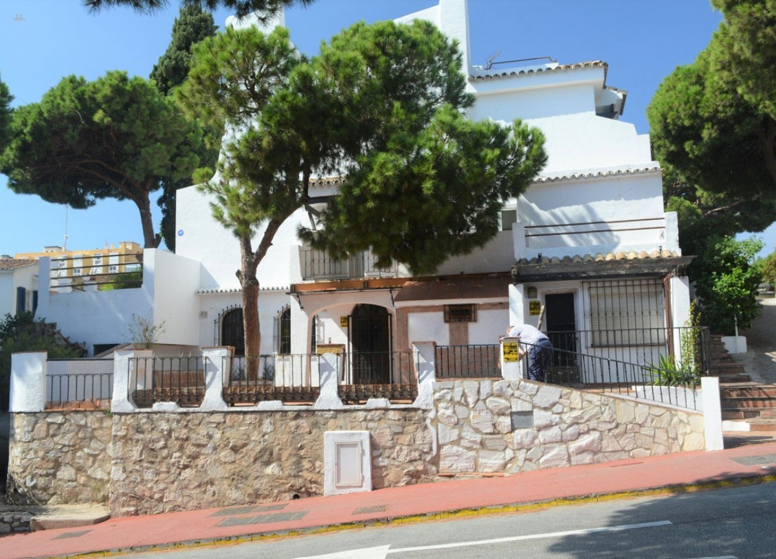 Villa For Sale in Calahonda, Málaga