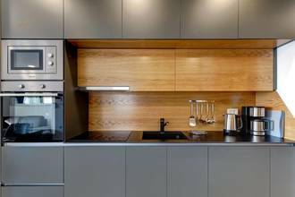 Thumbnail von Moderne Doppelhaushälfte mit Swimmingpool und Meerblick