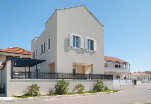 Moderne Villa direkt am Meer