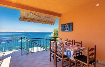 Thumbnail von Haus mit zwei Wohnungen direkt am Meer, Region Karlobag