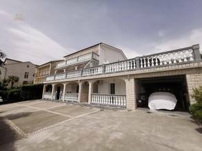 Thumbnail von Haus mit sechs Wohnungen und schönem Meerblick