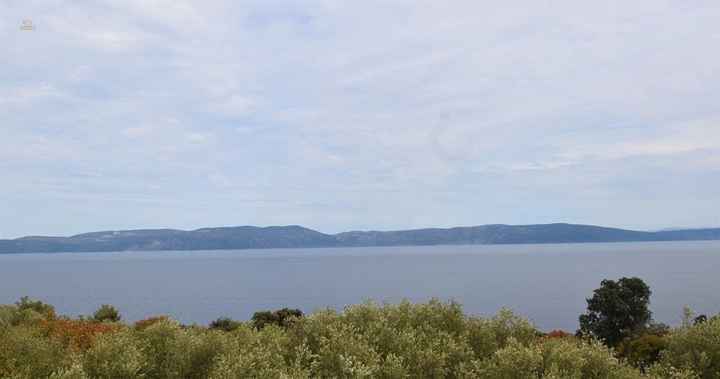Moderne Villa mit Swimmingpool und Panorama-Meerblick