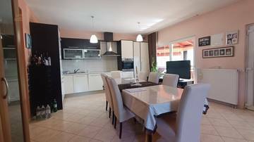 Thumbnail von Haus mit zwei Appartements in ruhiger Lage mit Meerblick, Karinsko More