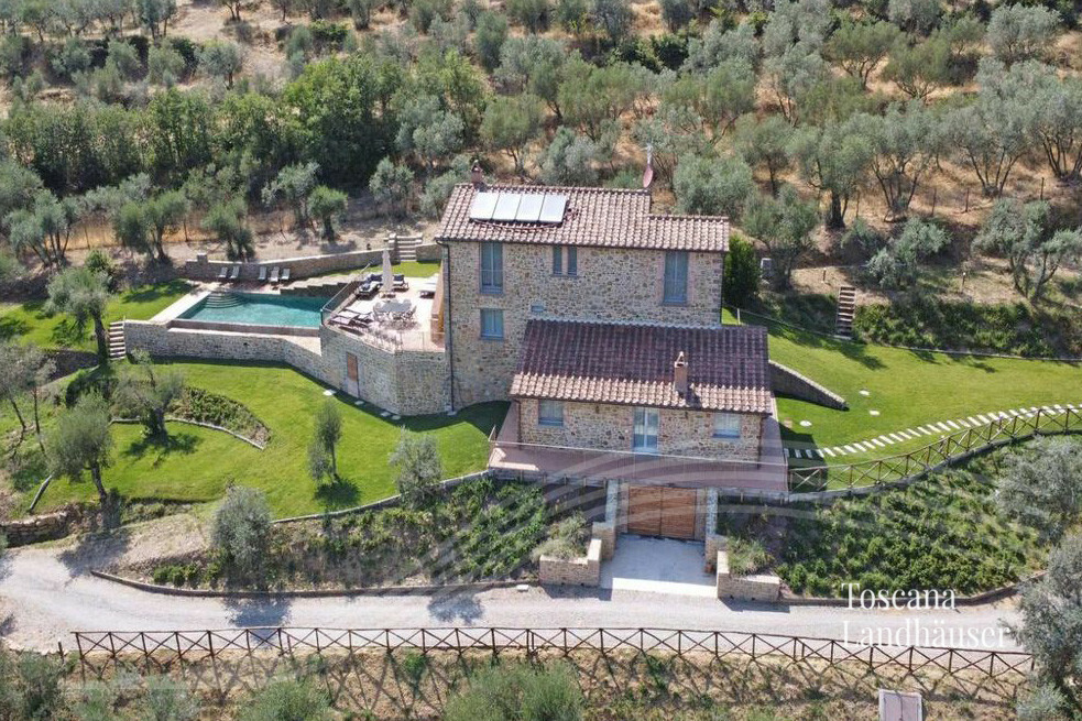 Luxuriöses Rustico mit Infinity Pool und Panoramablick