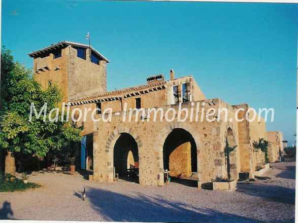 WUNDERSCHÖNES ARABISCHES LANDGUT ZUR PRIVATEN ODER GEWERBLICHEN NUTZUNG