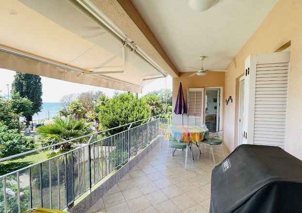 Geräumiges Appartement mit Garten nahe dem Meer