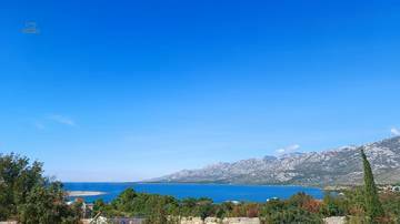 Thumbnail von Moderne Luxusvilla nahe dem Meer