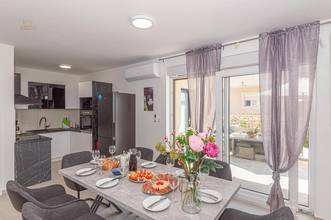 Thumbnail von Doppelhaushälfte mit Pool und Garten