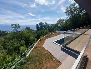 Thumbnail von Moderne Luxusvilla mit außergewöhnlichem Panorama-Meerblick