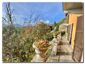 Thumbnail von Immogold Bedeutsames Dorfhaus zum renovieren in ruhiger Lage, sonnig und blick ins Grüne