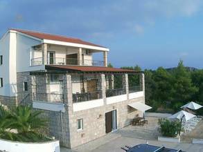 Thumbnail von Appartementhaus mit Swimmingpool und Meerblick, Insel Solta