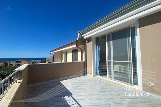 Reihenmittelhaus mit Pool und Meerblick