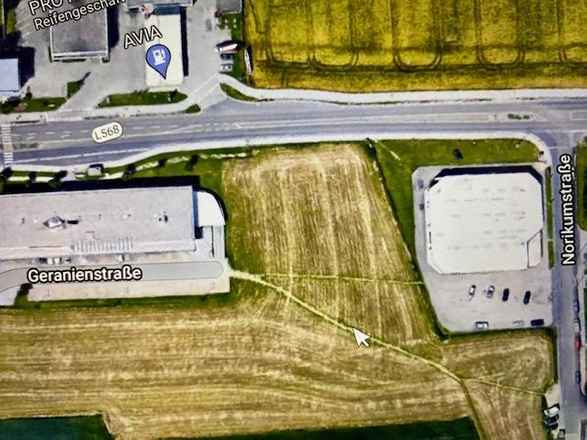 アステンのビラの隣にある建築権付きの商業用地