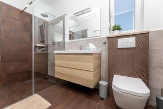 Thumbnail von Großzügige Villa mit Pool und Meerblick