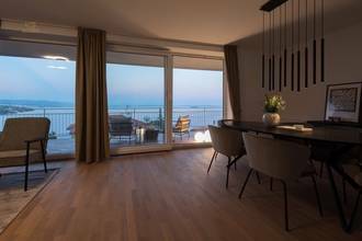 Thumbnail von Modern eingerichtetes Appartement mit traumhaftem Panorama-Meerblick