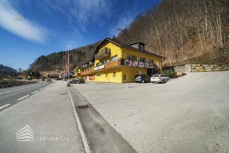 Thumbnail von Attraktives Zinshaus in Gaming