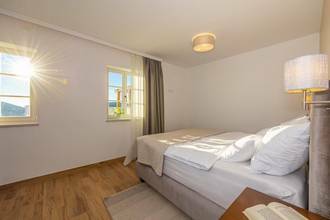 Thumbnail von Akdeniz tarzı mülk, yüzme havuzu ve deniz manzarasıyla, Crikvenica bölgesi