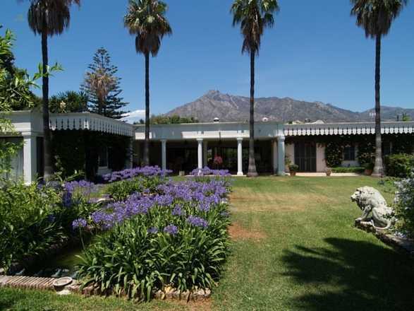 Luxus-Villa in The Golden Mile R2452193 