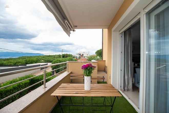 Hochwertige Wohnung mit Meerblick