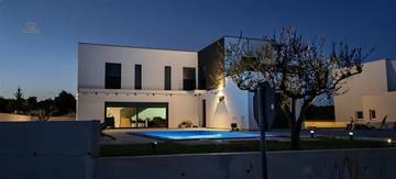 Thumbnail von Moderne Luxusvilla mit Swimmingpool