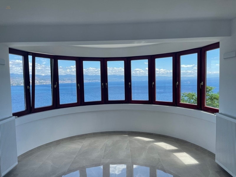 Appartement in wundervoller Panorama-Lage mit schönem Meerblick