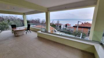 Thumbnail von Mehrfamilienhaus nahe dem Meer mit Dachterrasse in Dramalj, Crikvenica