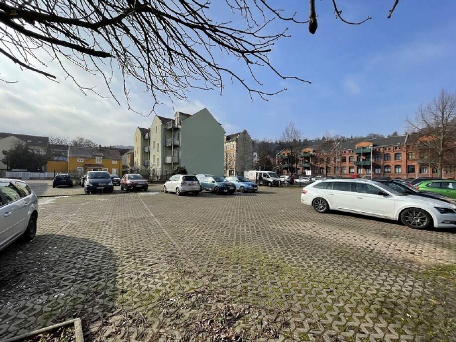 Grundstück in zentraler Lage in Meißen - genutzt als Parkplatz - zum Kauf!