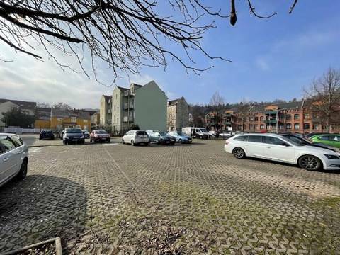 Grundstück in zentraler Lage in Meißen - genutzt als Parkplatz - zum Kauf!