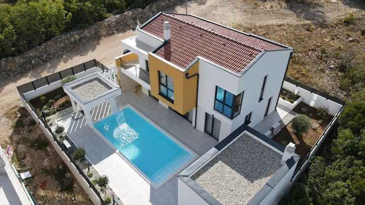 Moderner Neubau mit schönem Meerblick