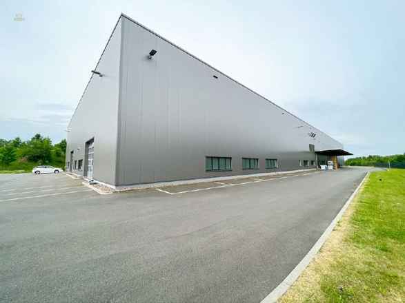 Moderne Halle zum Eigennutz an der A14 zum Kauf!