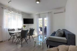 Thumbnail von Appartement-Villa in attraktiver Lage nahe dem Meer, Region Rogoznica