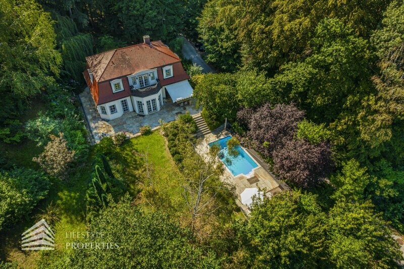 Wunderschöne Villa mit Pool und weitläufigem Grundstück, Nähe Pressbaum