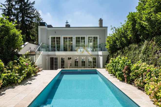 ÇOK RAHAT VE GÜZEL BİR VİLLA, MUHTEŞEM BİR BAHÇE İLE