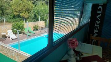 Thumbnail von Mehrparteienhaus mit Blick auf das Meer und die Berge