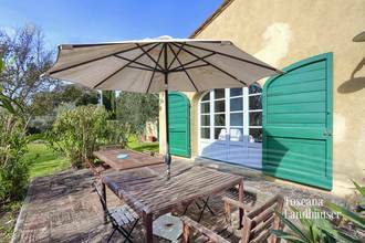 Thumbnail von Antikes Landhaus mit Nebengebäude in Mitten der Weinberge von Bolgheri