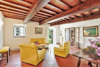 Thumbnail von Antikes Landhaus mit Nebengebäude in Mitten der Weinberge von Bolgheri