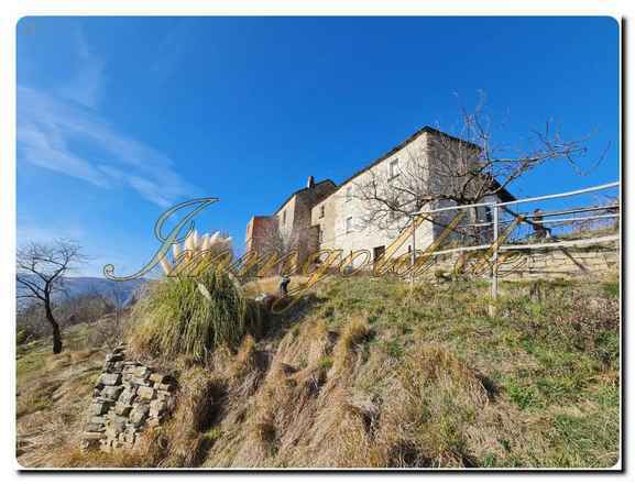 Immogold Panorama-Bauernhaus in beherrschender, dominanter Stellung
