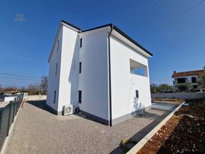 Thumbnail von Modernes Familienhaus mit Meerblick